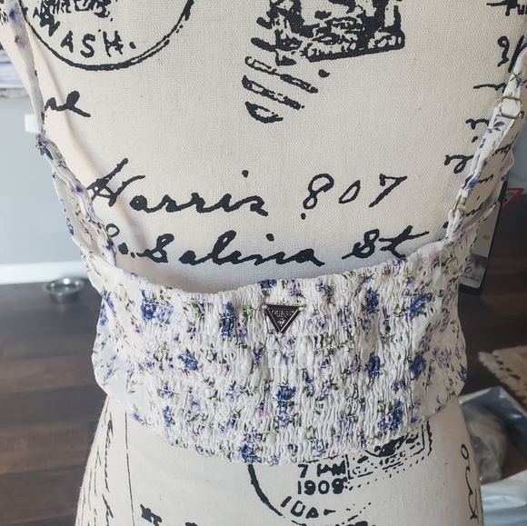 💜NWT Guess Women's Button Front Floral Top🌸💜 - Picture 3 of 5
